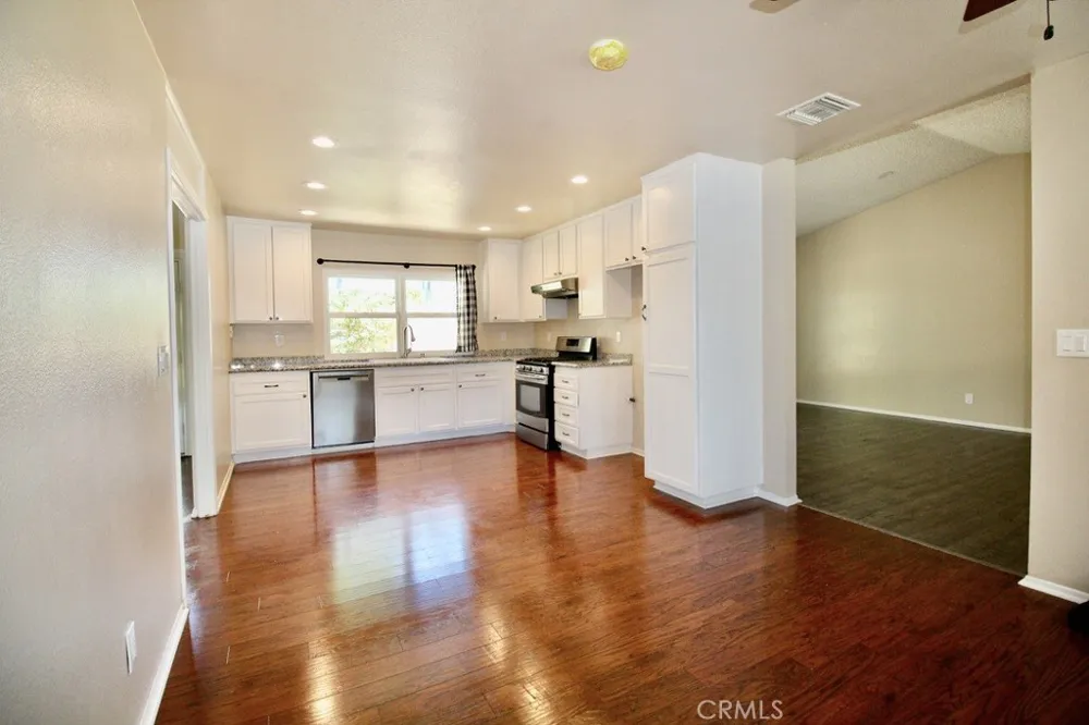 23603 bajada Drive Valencia, CA 91355