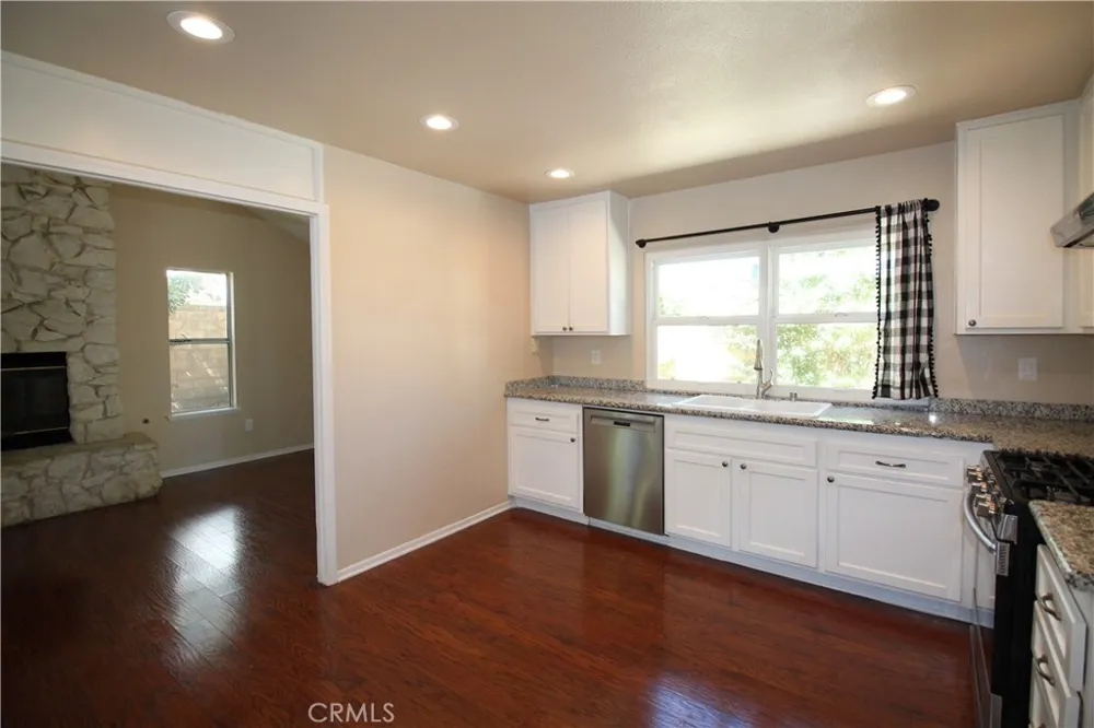 23603 bajada Drive Valencia, CA 91355