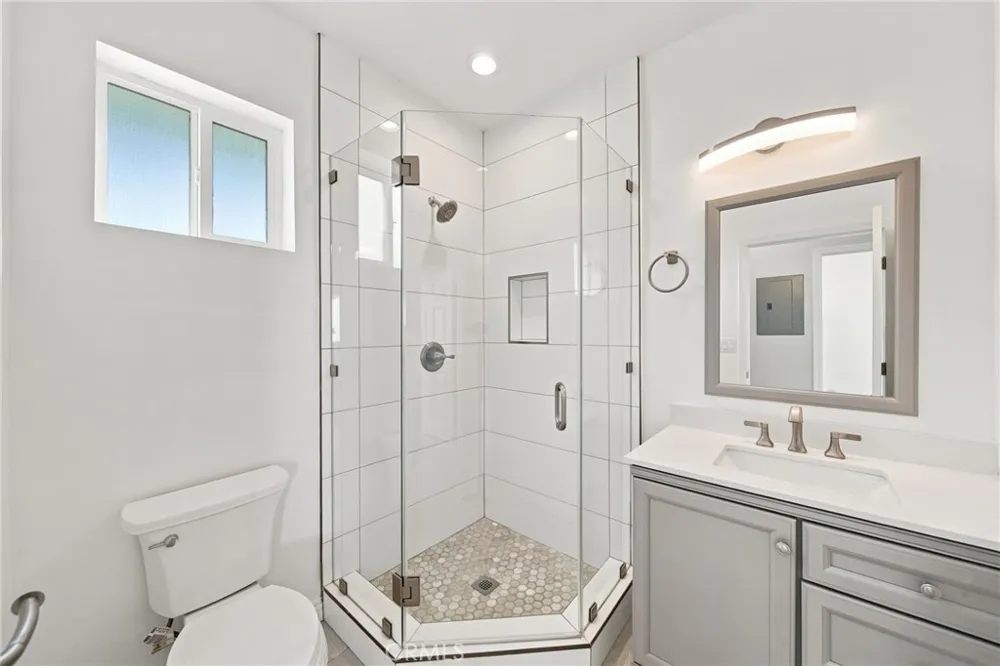 16242 Londelius North Hills, CA 91343