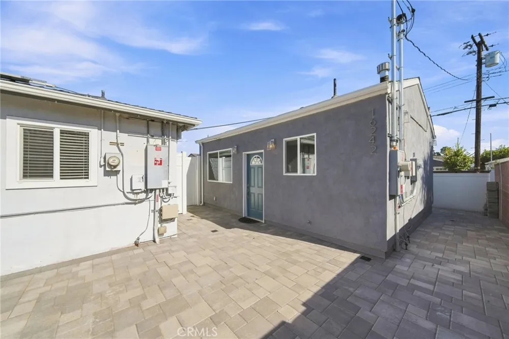 16242 Londelius North Hills, CA 91343