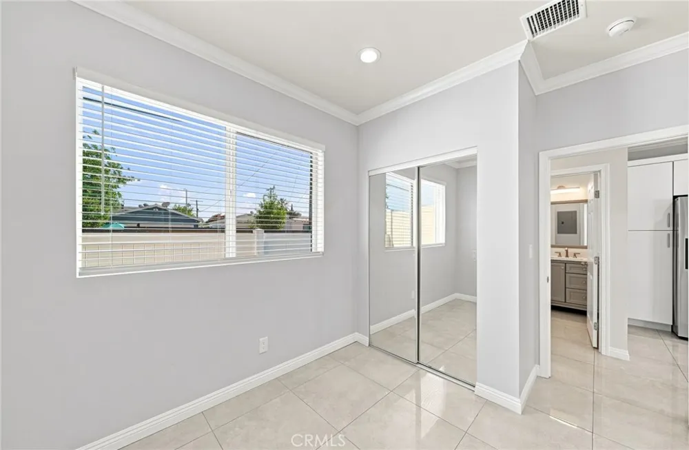 16242 Londelius North Hills, CA 91343