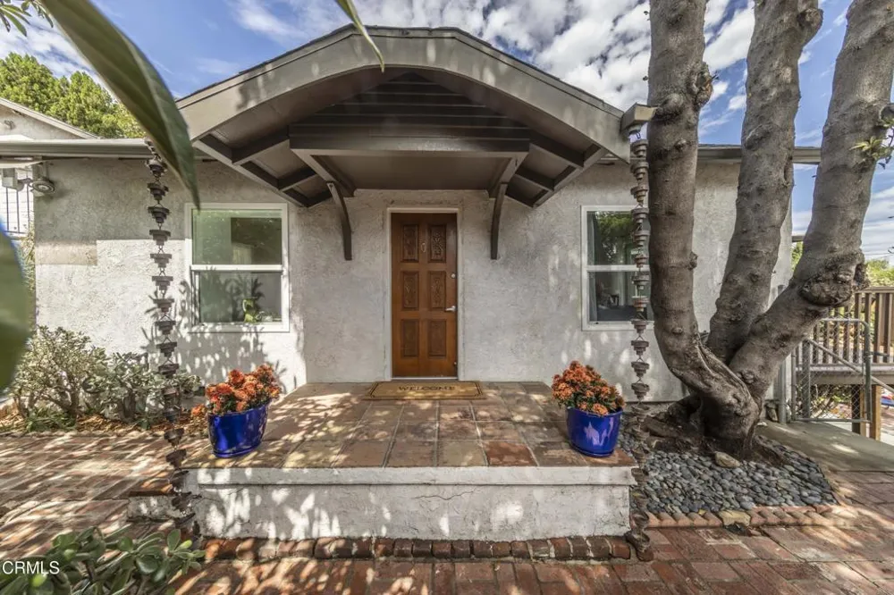 2738 Medlow Avenue Los Angeles, CA 90065