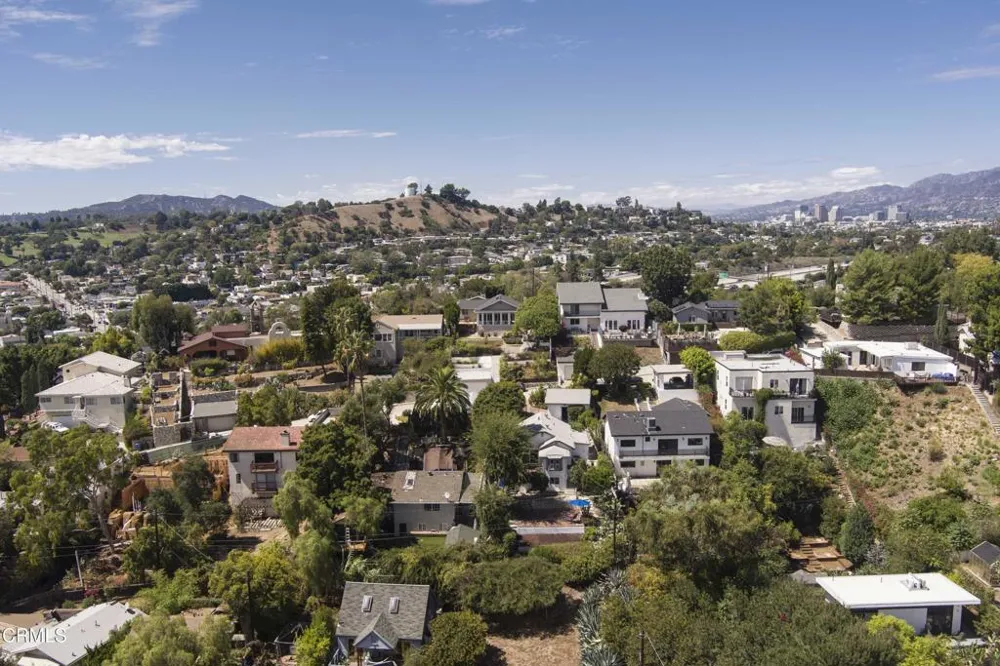 2738 Medlow Avenue Los Angeles, CA 90065