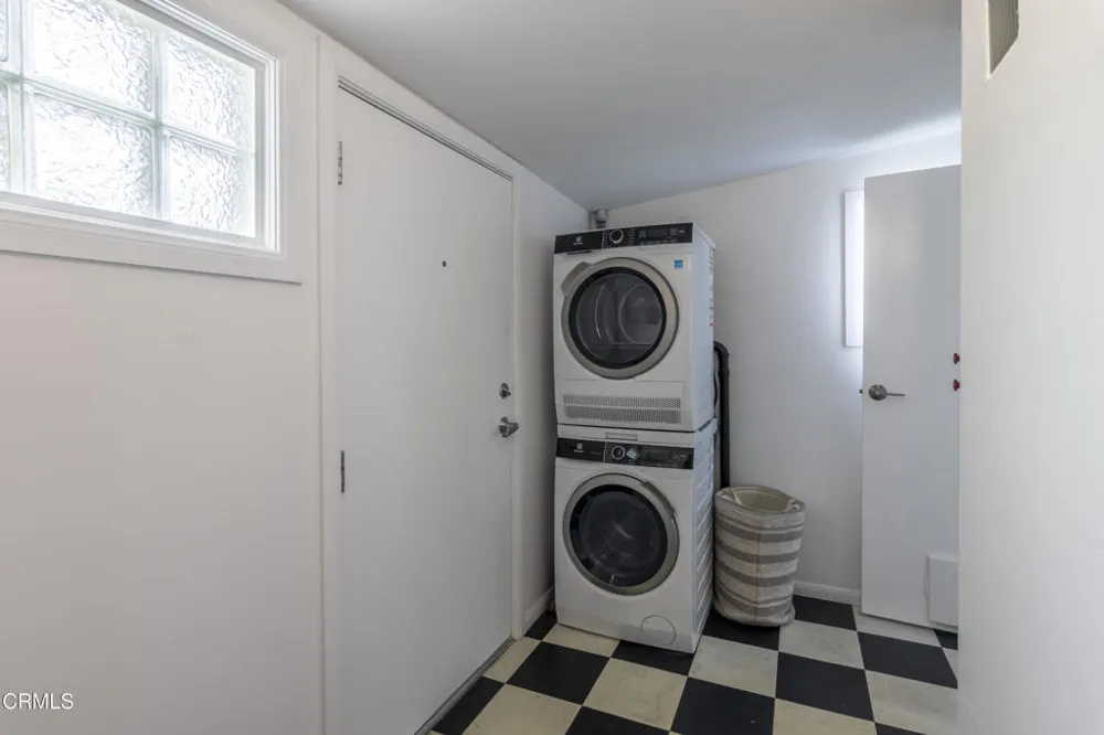 2738 Medlow Avenue Los Angeles, CA 90065