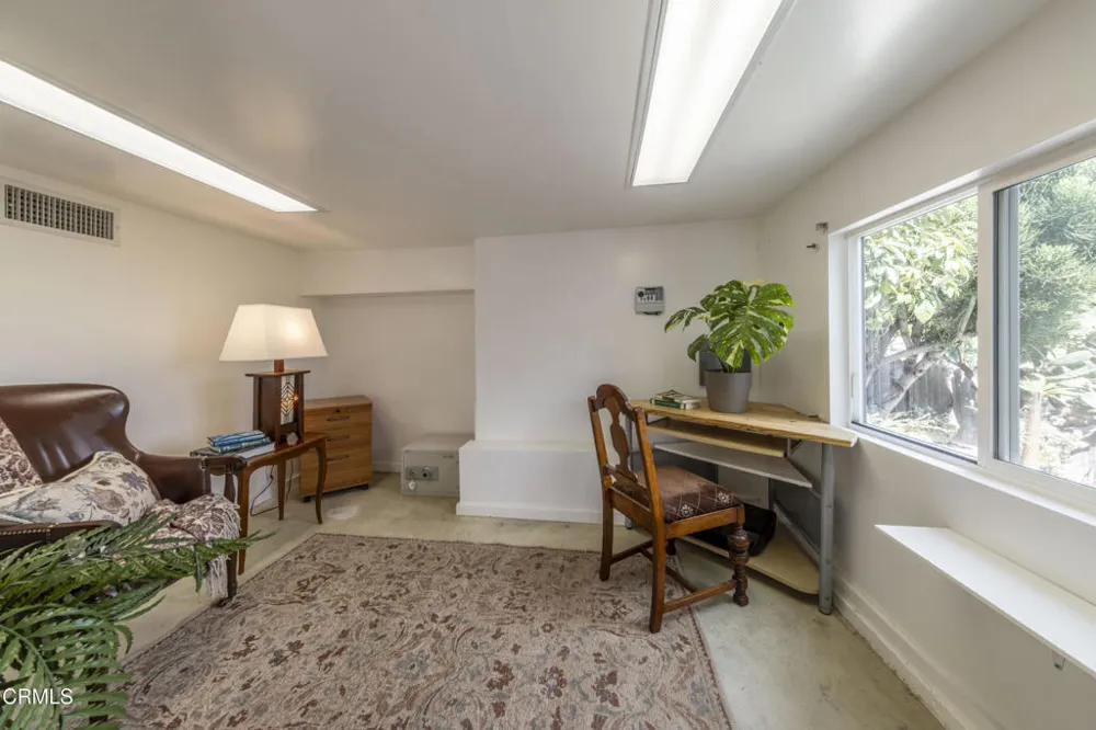 2738 Medlow Avenue Los Angeles, CA 90065
