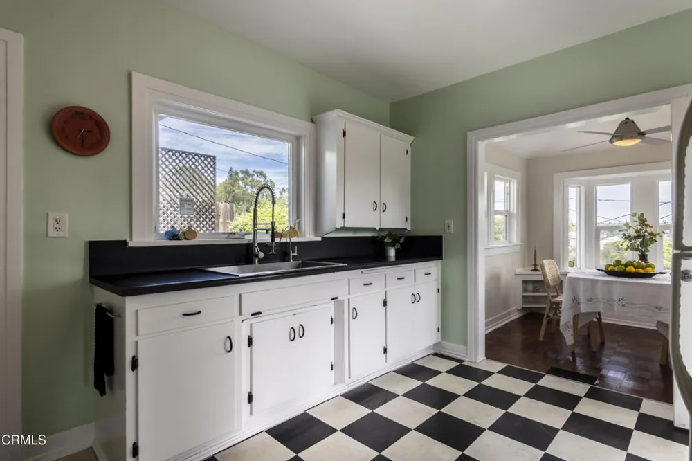 2738 Medlow Avenue Los Angeles, CA 90065