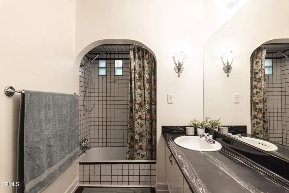2738 Medlow Avenue Los Angeles, CA 90065