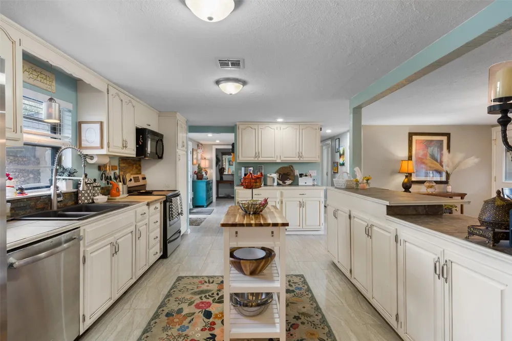 401790 W 4100 ROAD Collinsville, OK 74021