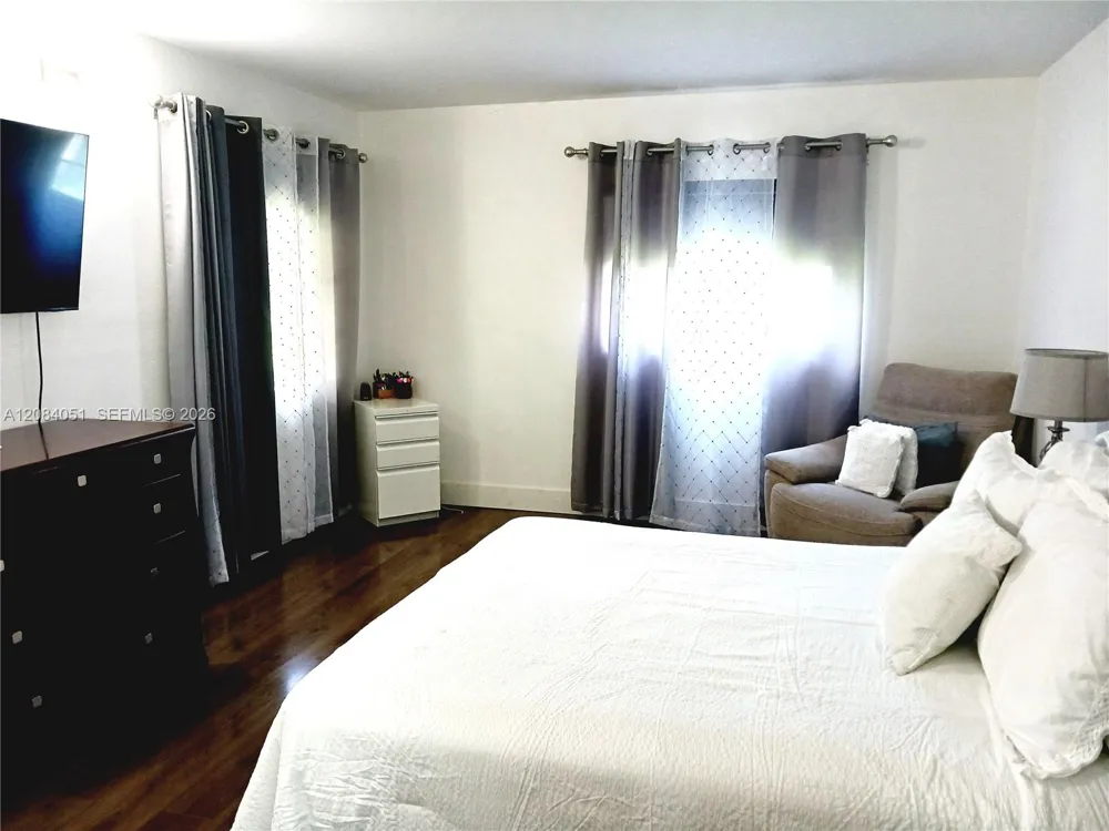 1100 SW 130th Ave #112H Pembroke Pines, FL 33027