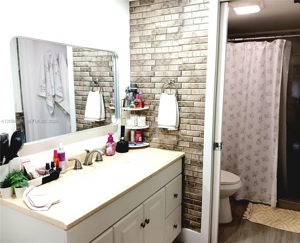 1100 SW 130th Ave #112H Pembroke Pines, FL 33027