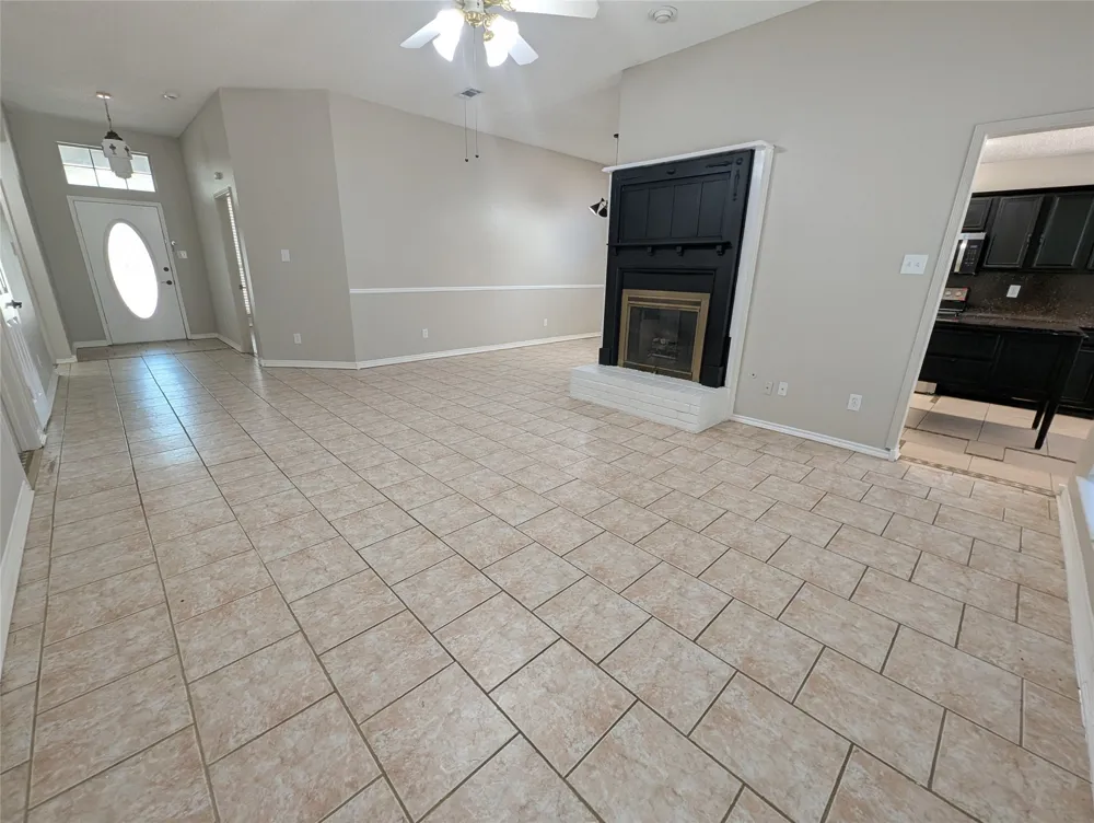 2737 Windswept Lane Mesquite, TX 75181