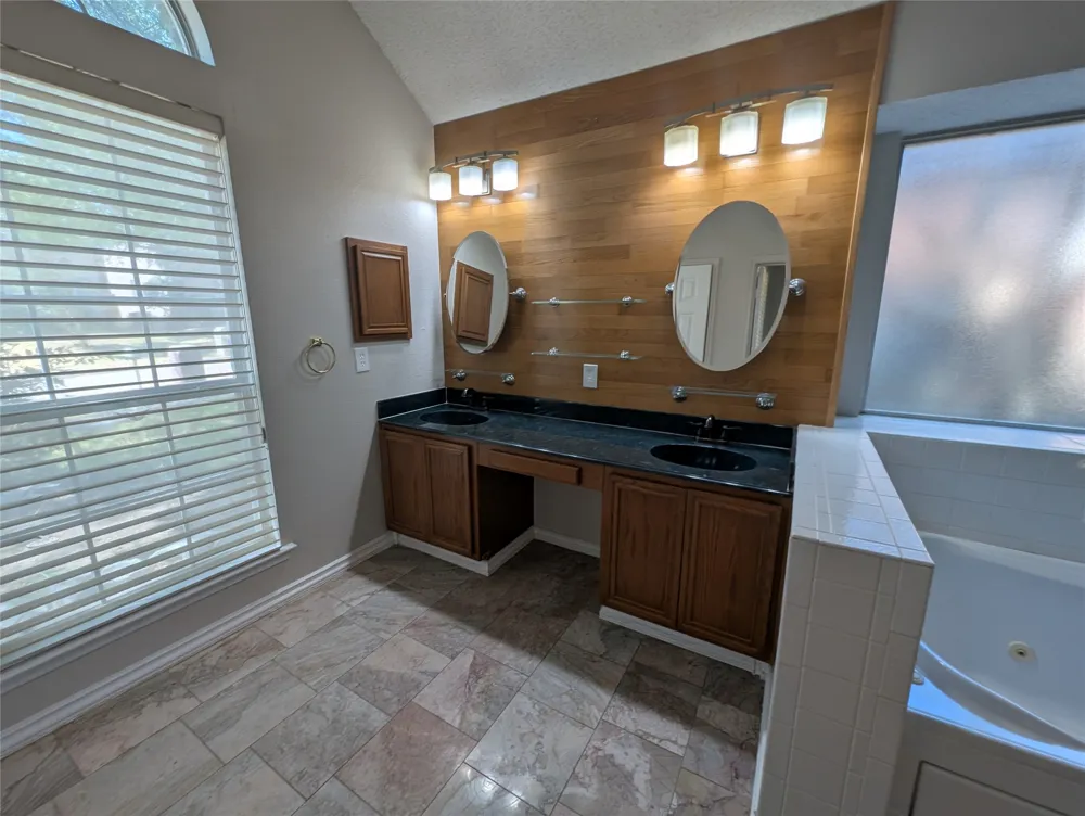 2737 Windswept Lane Mesquite, TX 75181