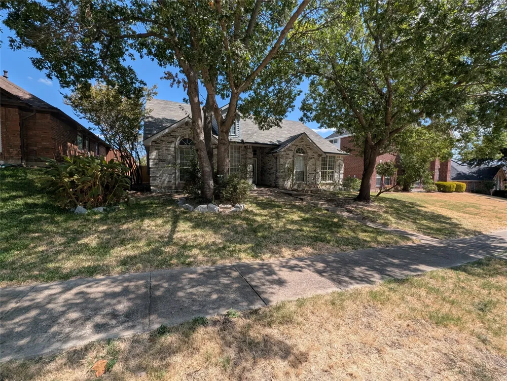 2737 Windswept Lane Mesquite, TX 75181