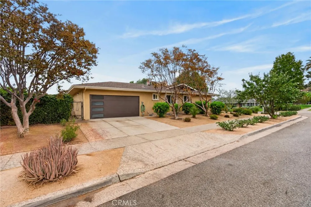 5323 Falkirk Riverside, CA 92506