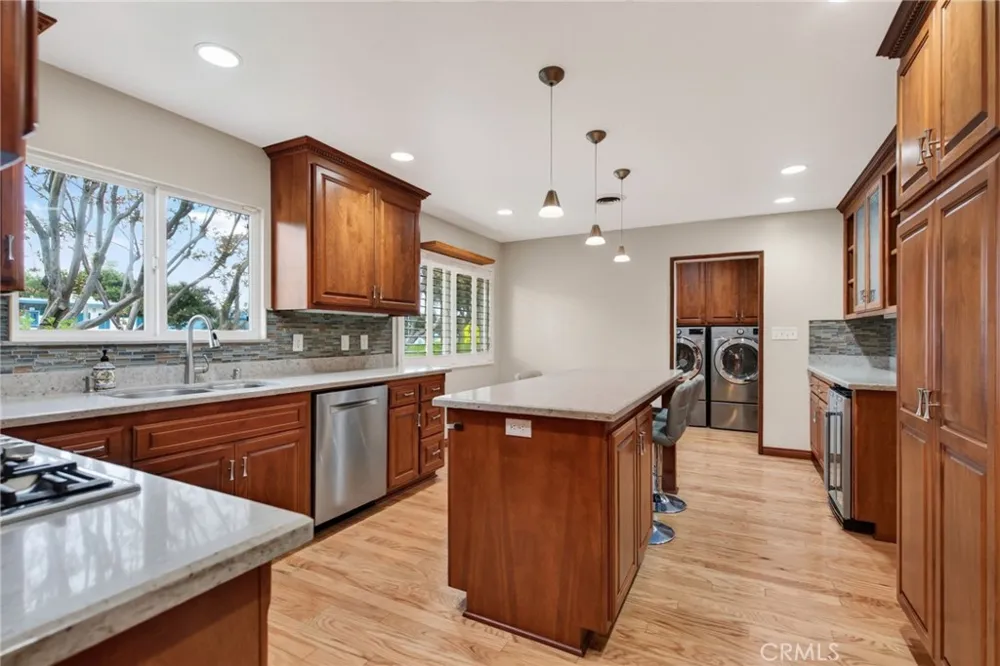 5323 Falkirk Riverside, CA 92506