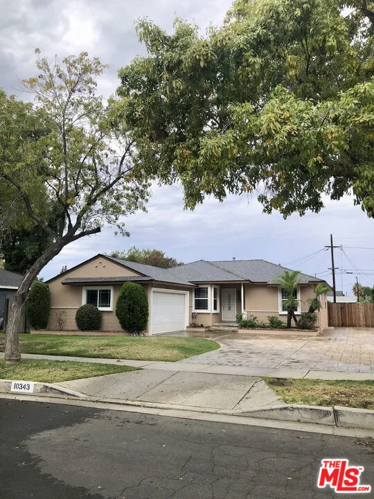 10343 Dempsey Avenue Los Angeles, CA 91344