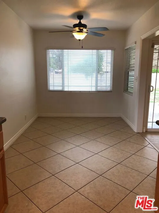 10343 Dempsey Avenue Los Angeles, CA 91344