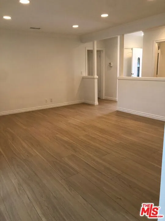 10343 Dempsey Avenue Los Angeles, CA 91344