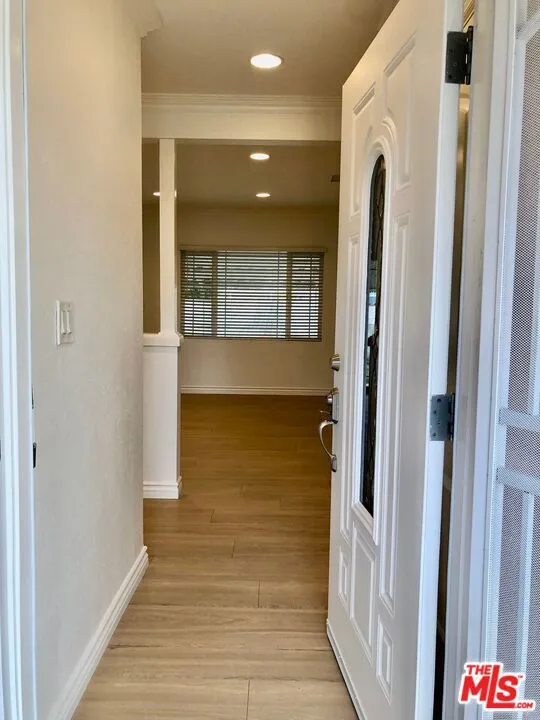 10343 Dempsey Avenue Los Angeles, CA 91344