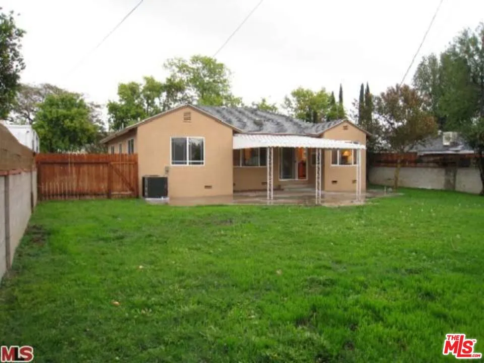 10343 Dempsey Avenue Los Angeles, CA 91344