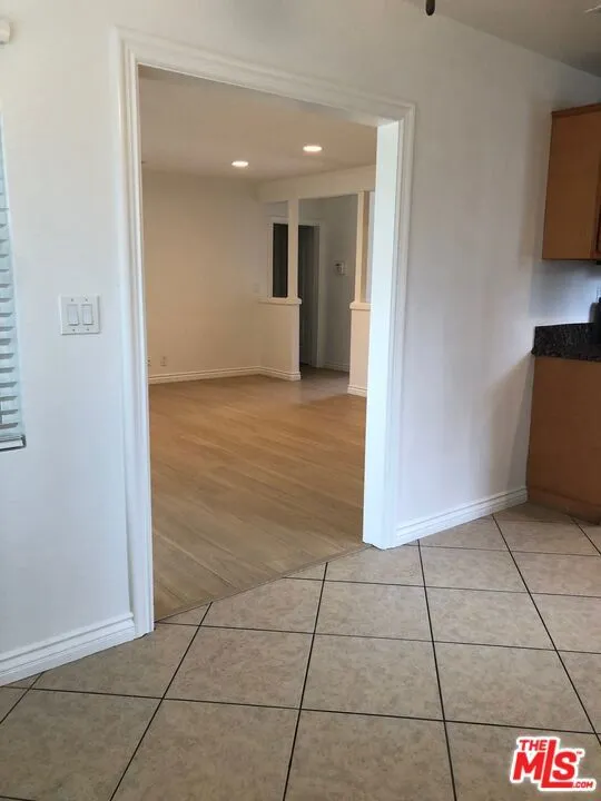 10343 Dempsey Avenue Los Angeles, CA 91344