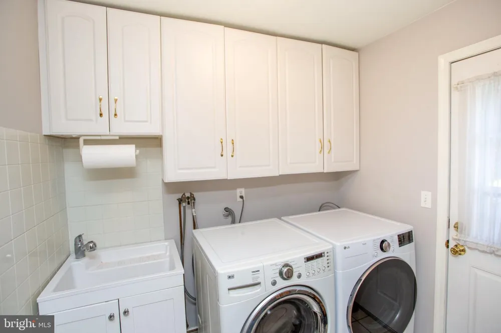 3 SUTPHIN ROAD Flemington, NJ 08822