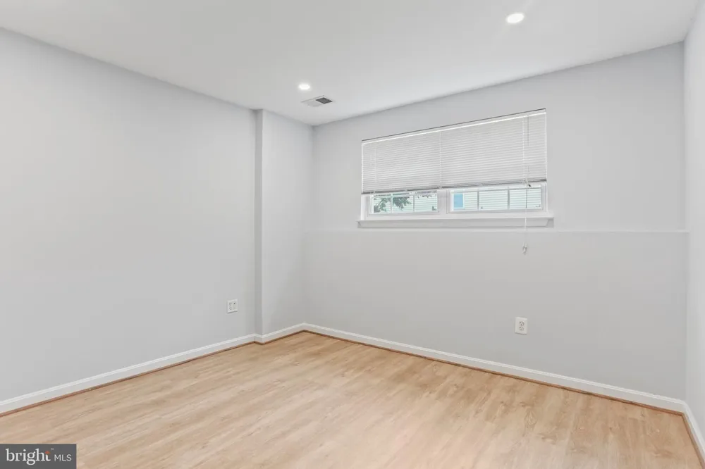 20 CASTLE GARDEN COURT Olney, MD 20832