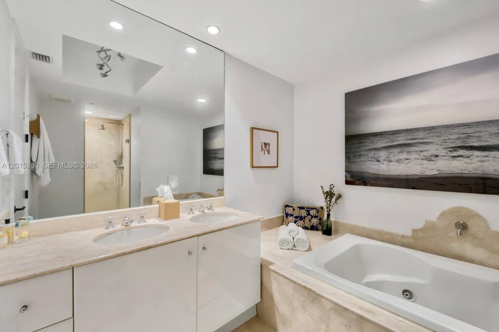 100 S Pointe Dr #2003 Miami Beach, FL 33139