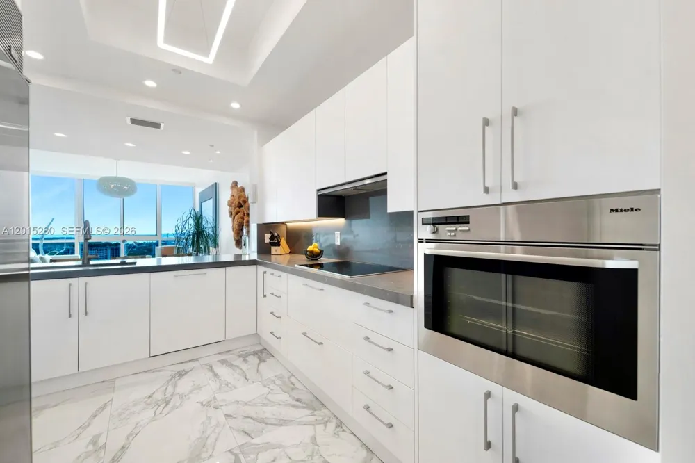 100 S Pointe Dr #2003 Miami Beach, FL 33139