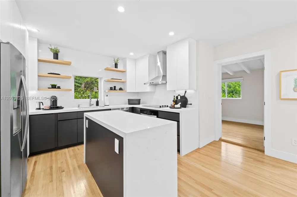 829 Granada Groves Ct Coral Gables, FL 33134