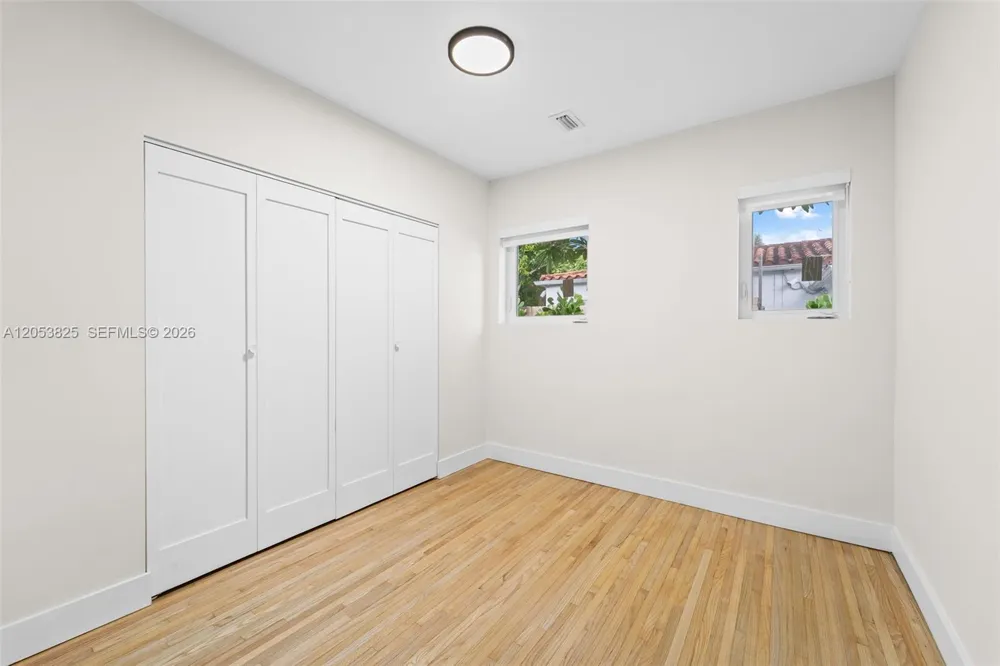 829 Granada Groves Ct Coral Gables, FL 33134
