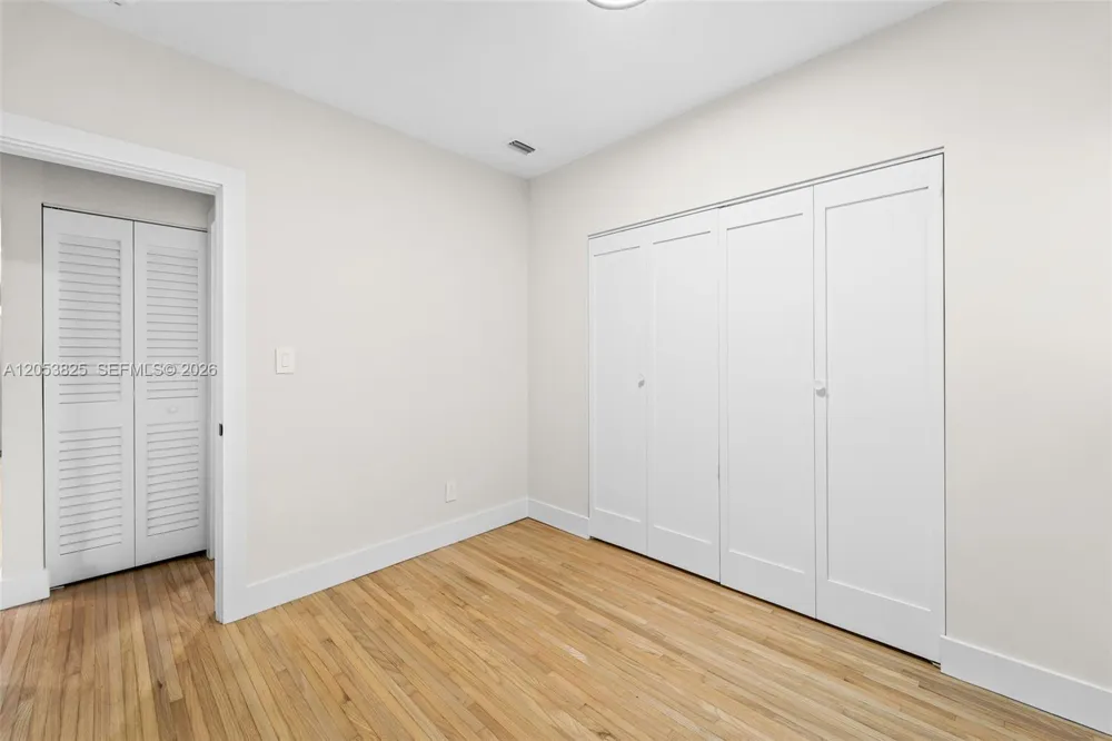 829 Granada Groves Ct Coral Gables, FL 33134
