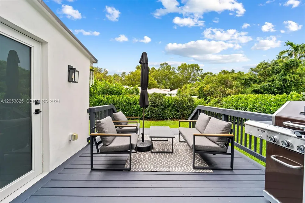 829 Granada Groves Ct Coral Gables, FL 33134