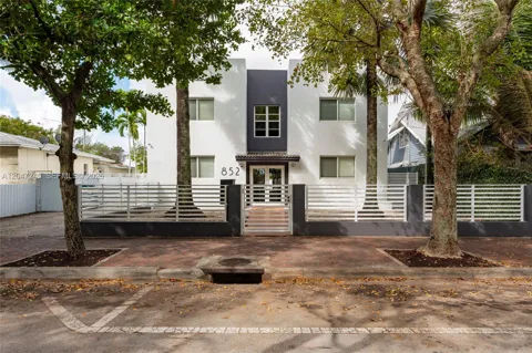 852 SW 13th Ave #5
