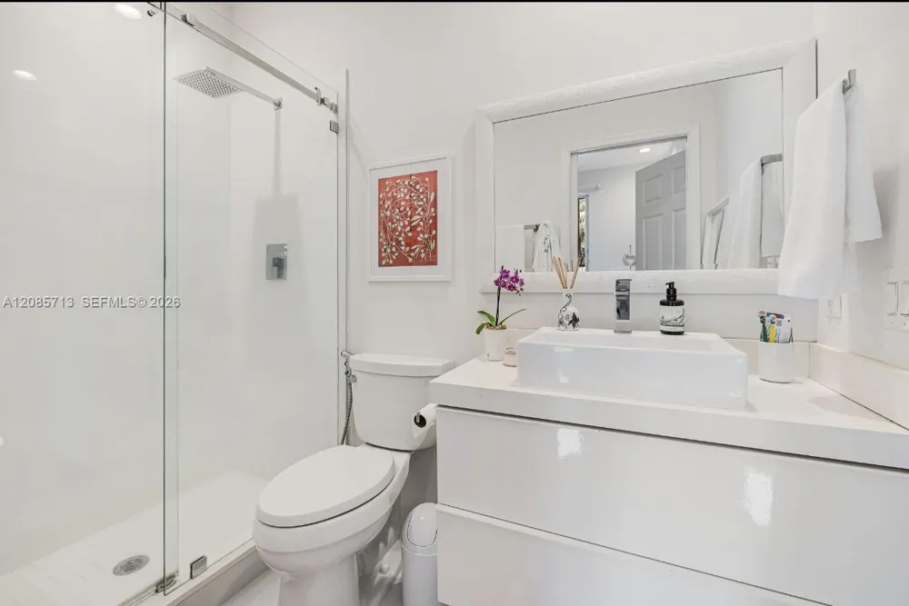 1604 Victoria Pointe Ln Weston, FL 33327