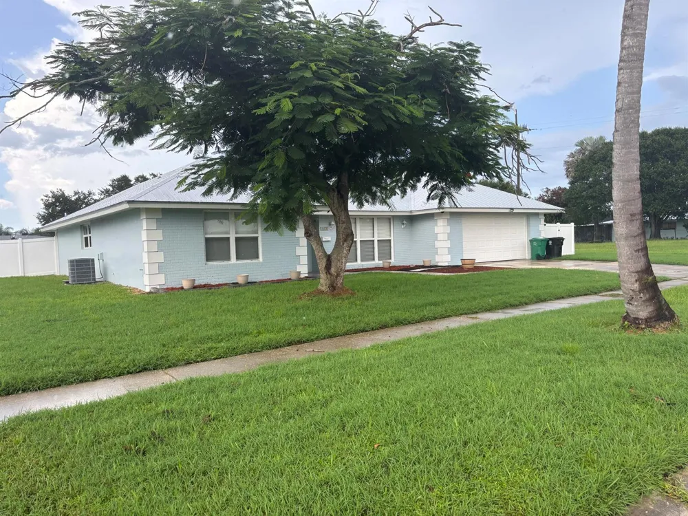 1473 SE SUNSHINE AVENUE Port St. Lucie, FL 34952