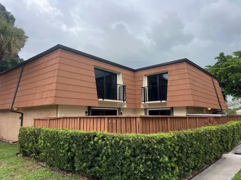 406 BUTTONWOOD LANE