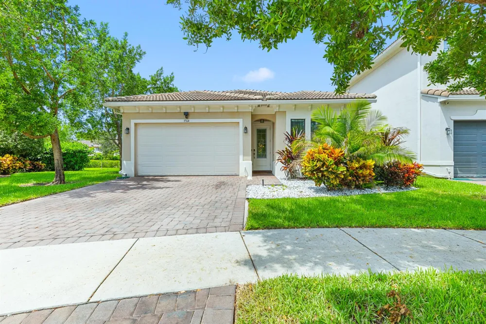 3764 NW 89TH WAY Coral Springs, FL 33065