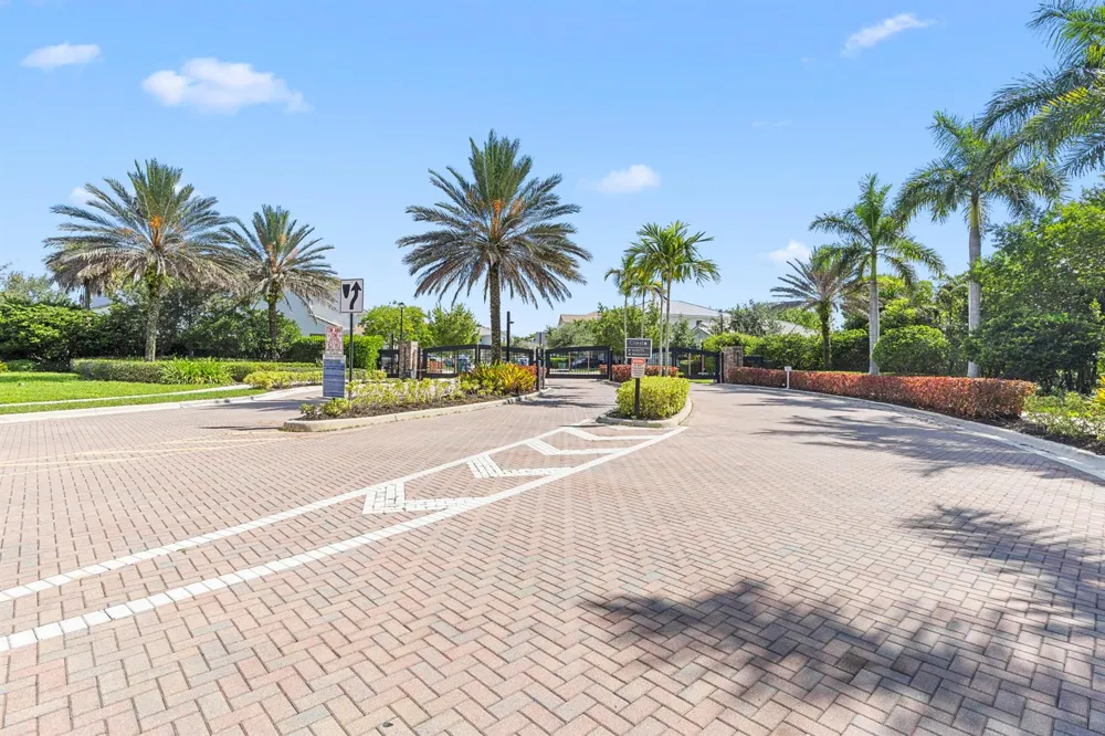 3764 NW 89TH WAY Coral Springs, FL 33065
