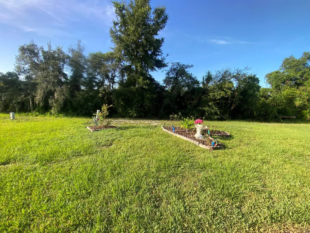 4340 VANTAGE CIRCLE Sebring, FL 33872