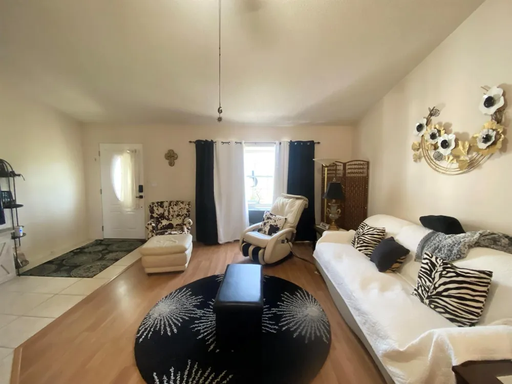 4340 VANTAGE CIRCLE Sebring, FL 33872