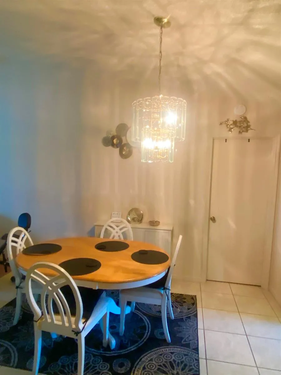 4340 VANTAGE CIRCLE Sebring, FL 33872
