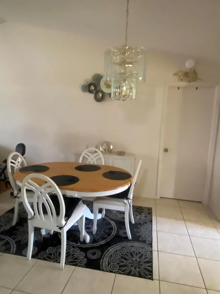4340 VANTAGE CIRCLE Sebring, FL 33872