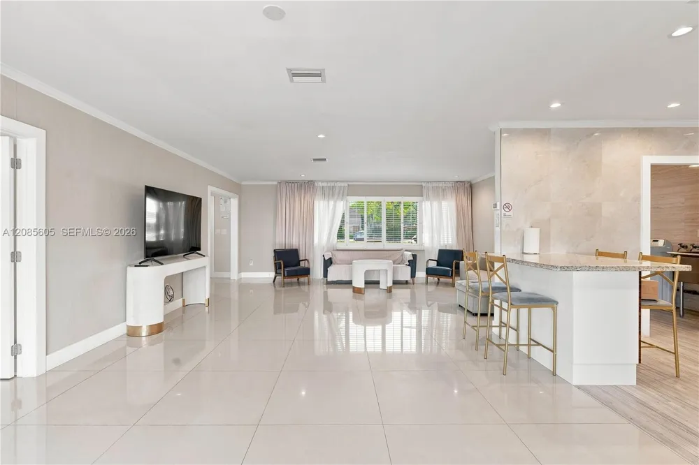 2161 NE 171st St North Miami Beach, FL 33162