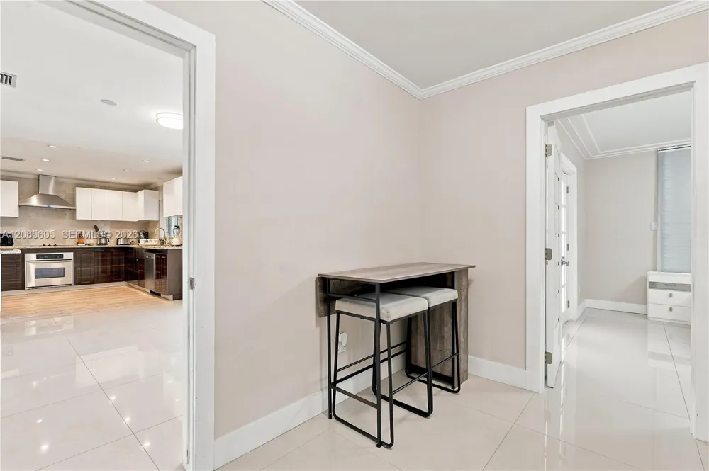 2161 NE 171st St North Miami Beach, FL 33162