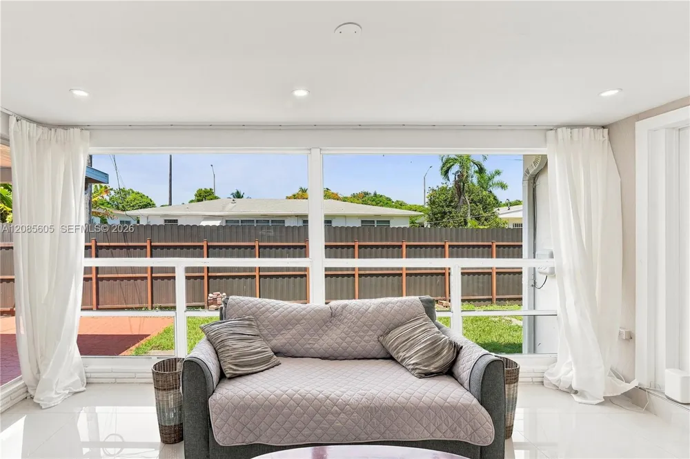 2161 NE 171st St North Miami Beach, FL 33162