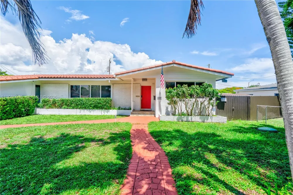 2161 NE 171st St North Miami Beach, FL 33162