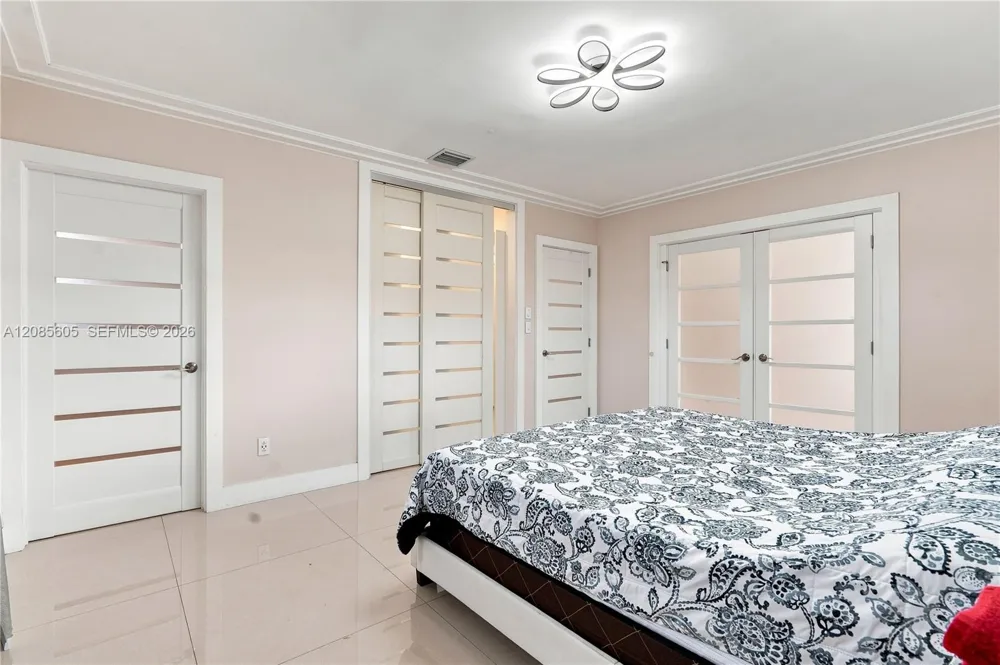 2161 NE 171st St North Miami Beach, FL 33162