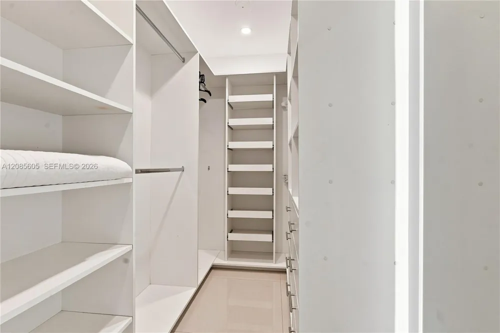 2161 NE 171st St North Miami Beach, FL 33162
