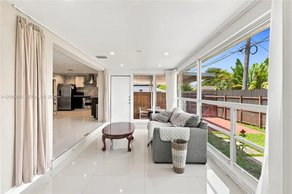 2161 NE 171st St North Miami Beach, FL 33162